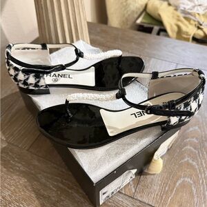 Chanel Black and White Houndstooth Sandals 38C!!!